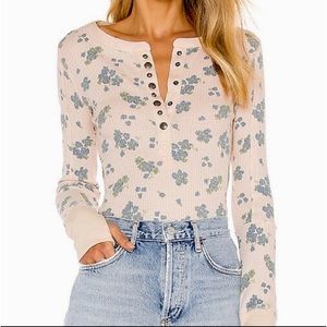 Free People We the Free Everest Floral Henley Thermal. XS. EUC.